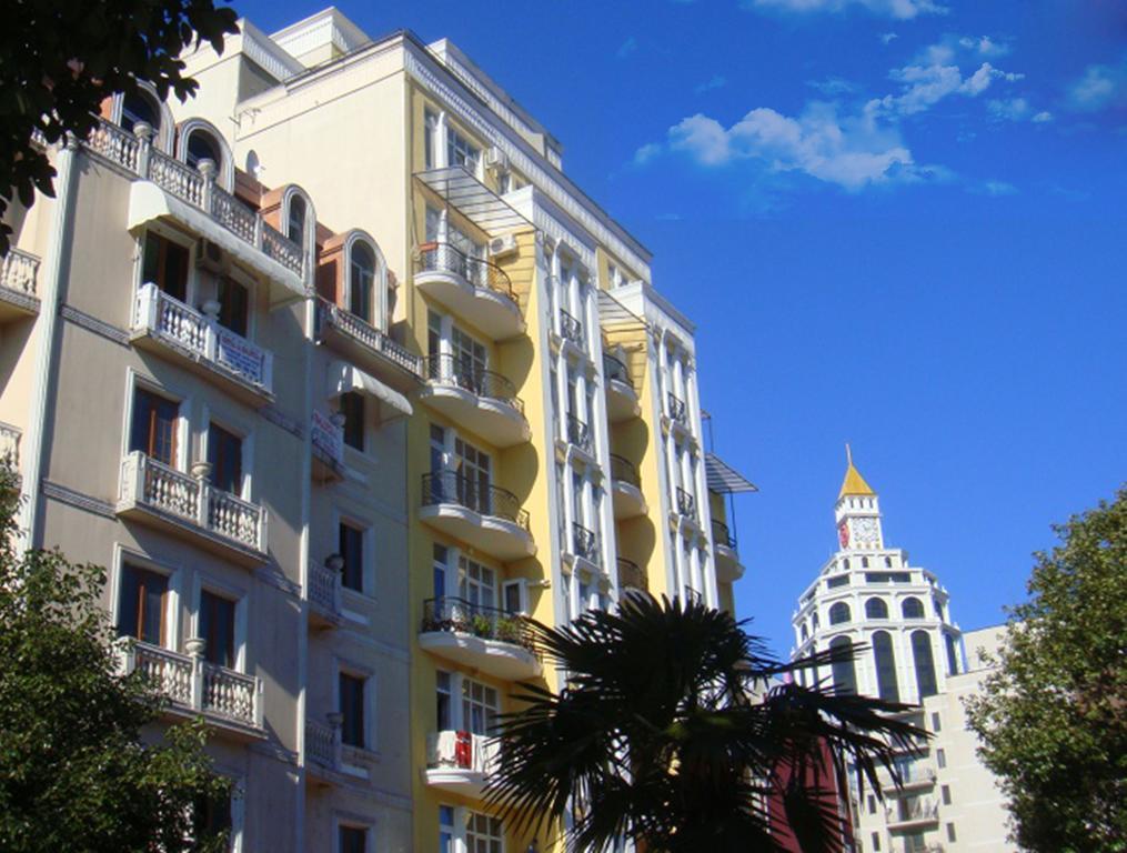 Apartments In The Center Of บาทูมิ ภายนอก รูปภาพ